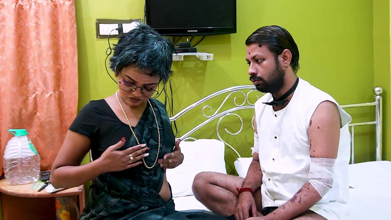 Queen star Desi: Student se nekontroluje, když vidí jeho sexy učitelku, hardcore sex,...