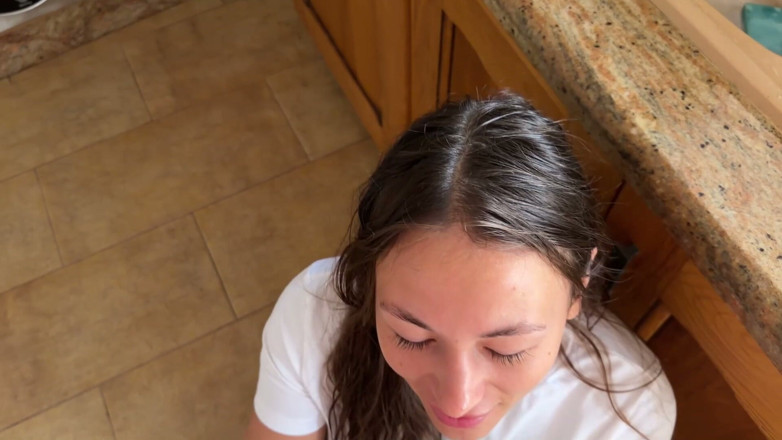 Sumiko Smile: Wet Hair Kitchen Slut From No to Taking It on...