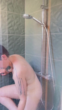 Apres M Etre Faite Jouir Je Lave Ma Chatte Poilue
