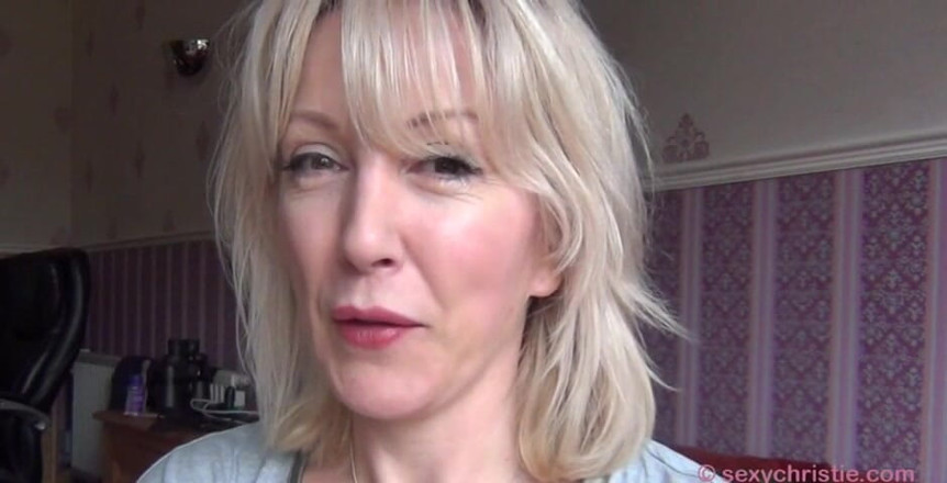 British Cougar: Aldatan evli kadın kameralara yakalandı