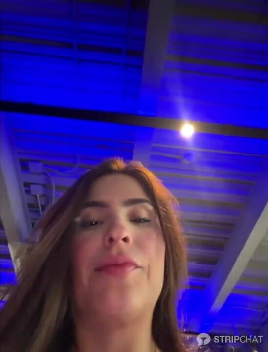 Milf Latina: I Like to Show My Vagina at the Gym in...