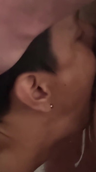 주인의 음경 냄새와 맛에 집착했어