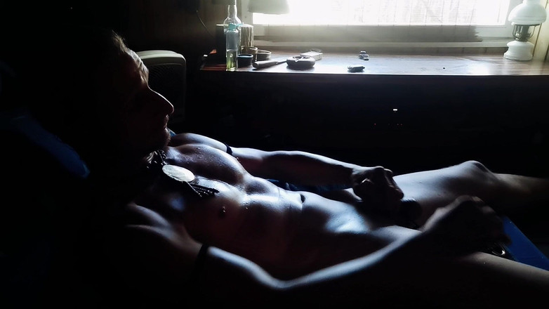 ToyBoyOne: Vyhoni se, dokud nepřijde doktor