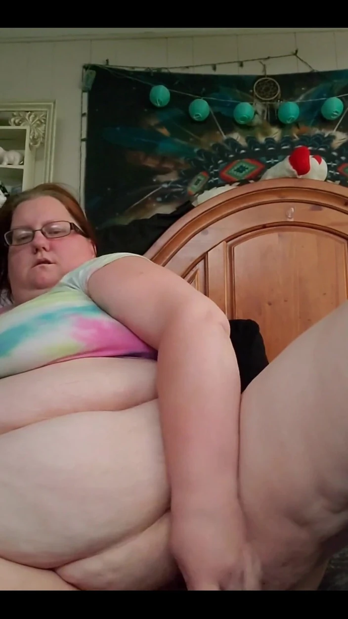 Misssunshinevip: You Like My Belly?