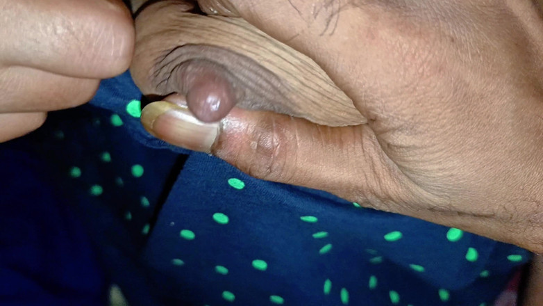 Bithi69gril: Chupando meu pau da minha namorada quando você namorada no...