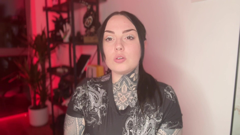 Miss Valentina: Não é digno de escravidão no banheiro