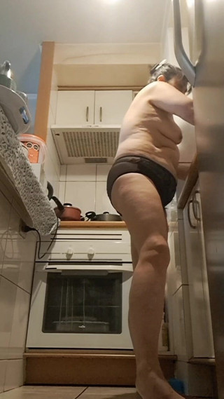 Mommy big hairy pussy: 깨끗한 부엌 언 토플