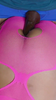 Quel gigantesco dildo nero mi toglie il culo e lo apre tutto, è così che mi piace