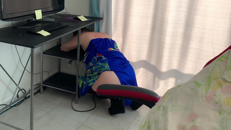 Erin Electra: Stepmom gets stuck in a desk and stepson fucks her