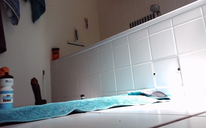 Damaged Hole: Ich penetriere mein hungriges Loch mit extrem großen Dildos in...