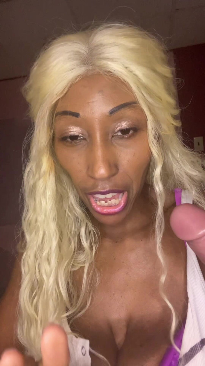 Tatiannasweets: Blondýnka saje ptáka / robertek lépe než ostatní dívky?