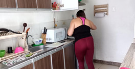 Valery Saenz xxx: Vengono assoldate per fare le pulizie e finisco per mostrare...