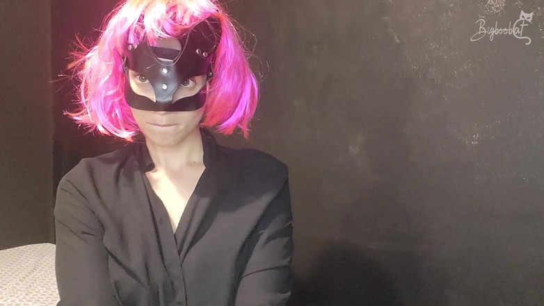 Big boob cat: Salut, je suis le chaton de tes rêves. Tu veux...