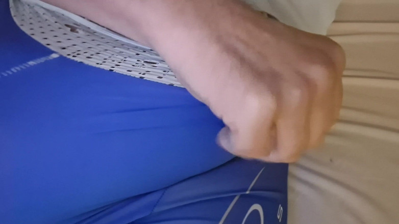 Monster_Meat_: Erotika Dan Silikon