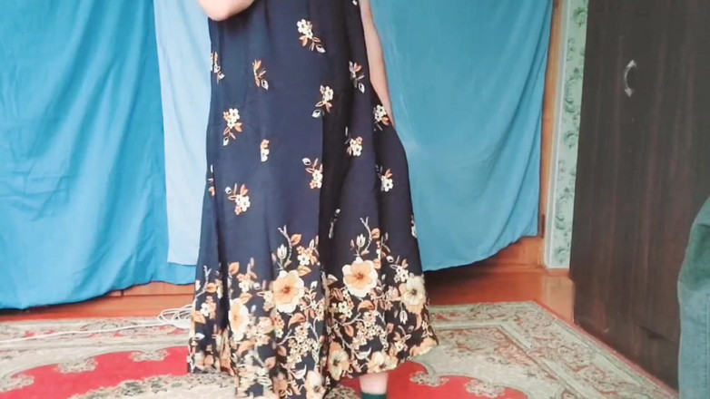 Kitty_Cross: 美丽的女郎在诱人的霓虹灯下狂野跳舞