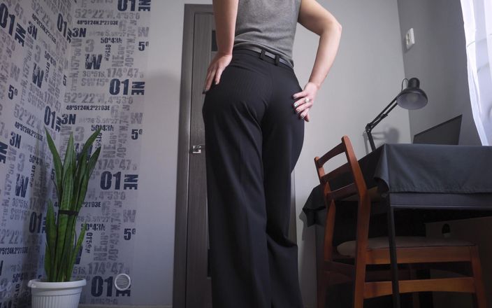 Teasecombo 4K: Secretary Pants Too Tight so They Rip Open