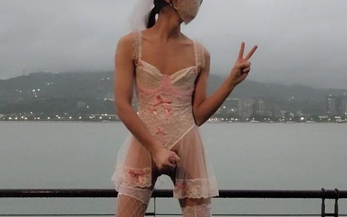 NotAFuta: Pengantin eksibisian muncrat di jalan