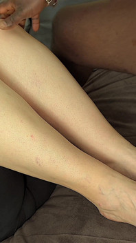 Đam mê chân - người phụ nữ mông to mọng nước bị bao phủ bởi rất nhiều tinh dịch của người đàn ông da đen nhỏ giọt