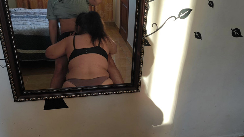 Moo DBOXXX: S mým sousedem, miluje sát penis, Ona je děvka