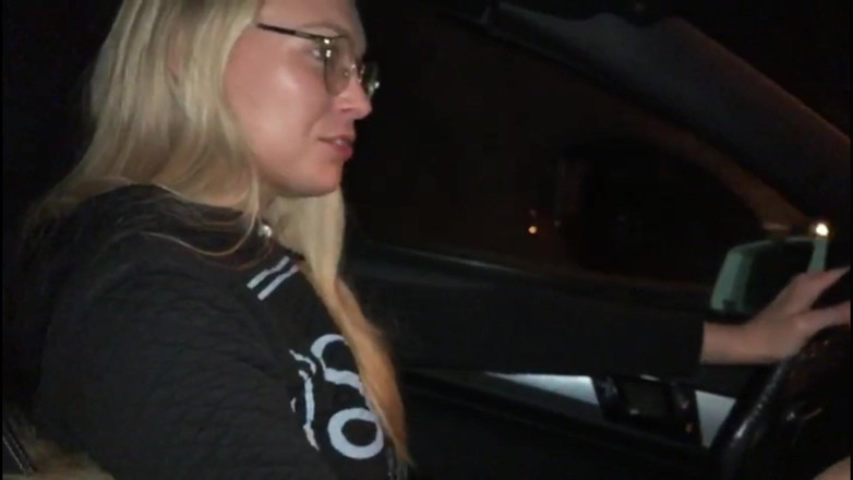 Siswet: I love to piss outdoor