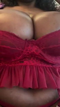 Laktacja BBW MILF striptizing i masturbacja
