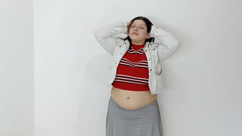 Alice H: बालों की कंघी और स्ट्रेचिंग
