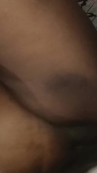 Une femme mature se fait enculer