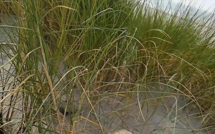 Double-Dutchies: Naken kul på stranden - ryck, suga, rövspel med leksaker och...