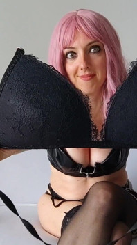 Femdom Sissy training: je omkleden als een meisje