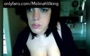 Melinah Viking: Cam show, chat avec les seins