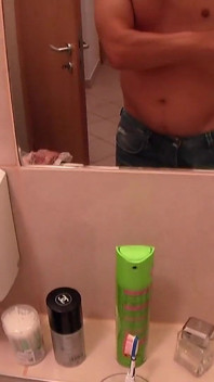 De Vacaciones, Me Follo a Una Mujer Cachonda Con Enormes Tetas Y Su Marido Se Une.