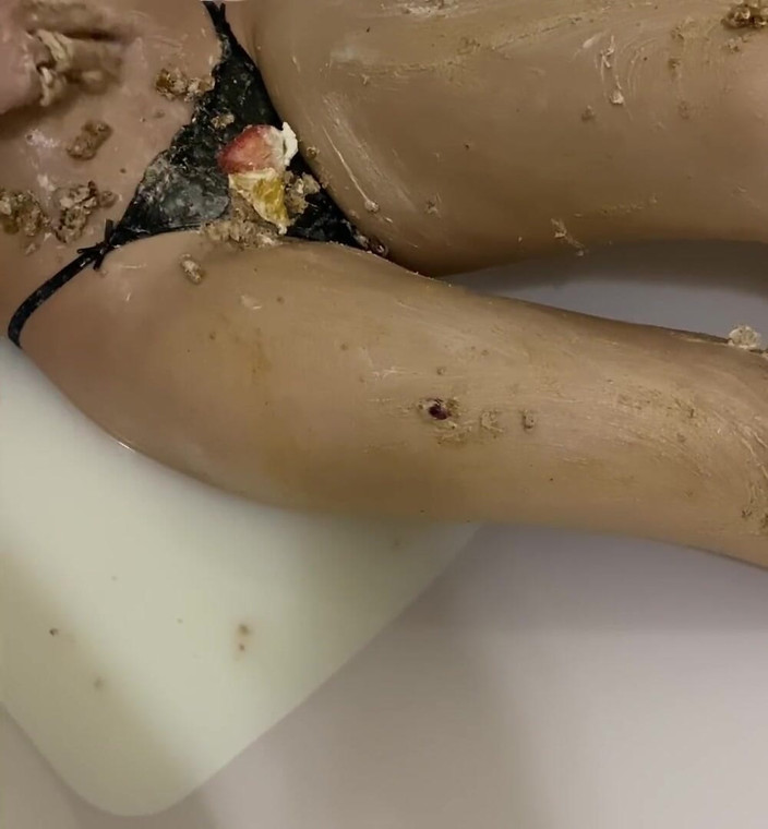 Monnycka: Dulce pastel en bich sucio