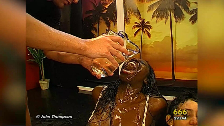 GGG John Thompson Classic Retro: Ggg - våt pissande orgie slampor suger och knullar hårt