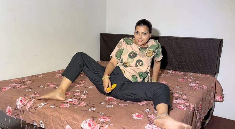 MumbaiBoy: Desi Chachi Anal Fuck The chachi came into the room...