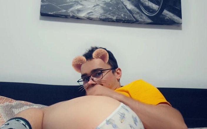 The college boy: Un étudiant coquin fait une vidéo d’éjaculation pour son papa