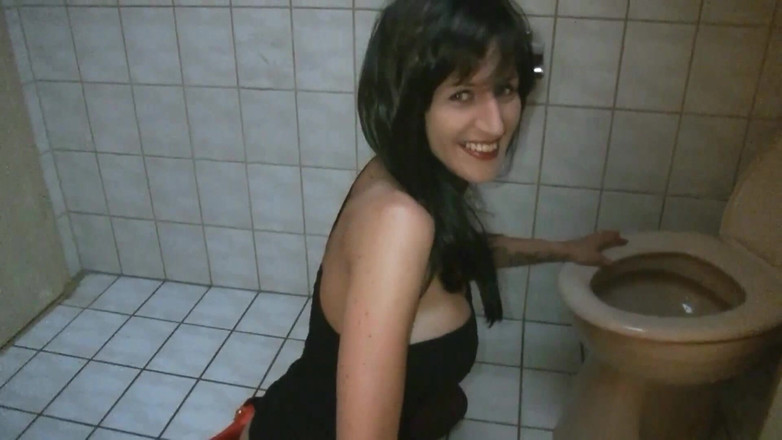 Melanie-Fox Private Videos: MysexyMel miang selepas parti, dikongkek dan dipenuhi dengan air mani