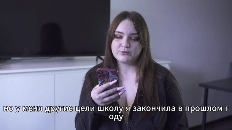 Polly Sweet: Poveste porno - Vânătorii au făcut sex cu soția cuckoldului în pădure (rusă,...