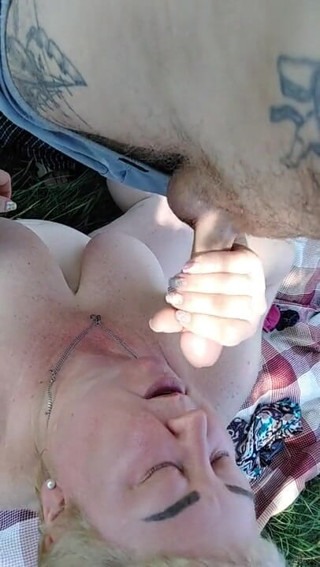 Zona901: Blowjob di alam semula jadi, pancutan mani di dalam mulut...
