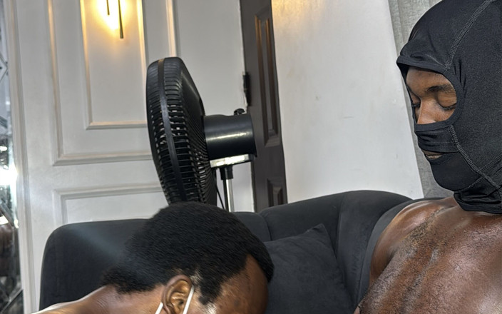 Dick2assworld: Tallest and the Bottom Hits the Show