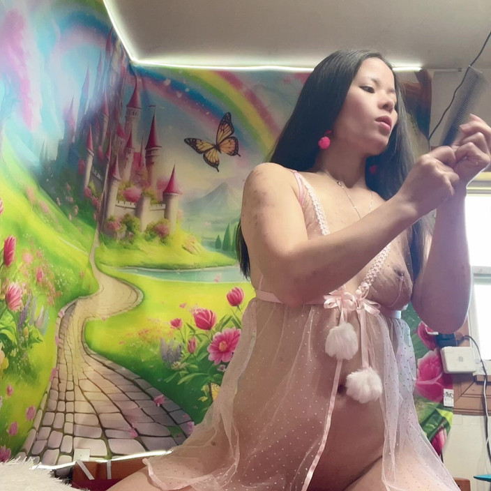 sweethanajapanese: Awek kecil molek dengan pantat nakal penuh