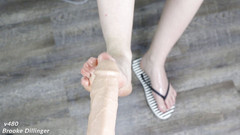 Brooke Dillinger: Ejaculări pe picioare cu flip flop, ejaculări pe picioare