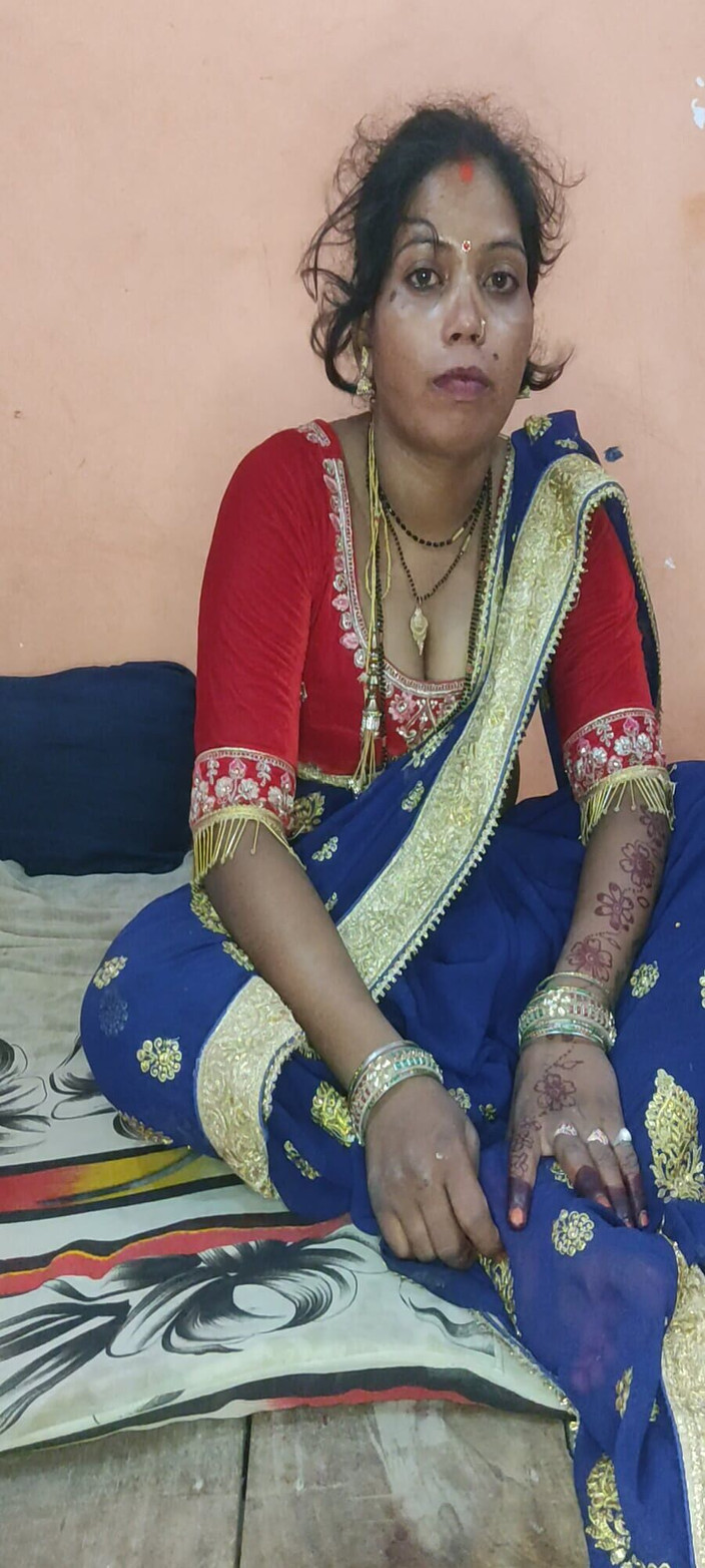 Mamta-Bhabhi-76xx: Ditinggalkan Saudara Tiri Desa India di Lal Saari, Tante Desa...