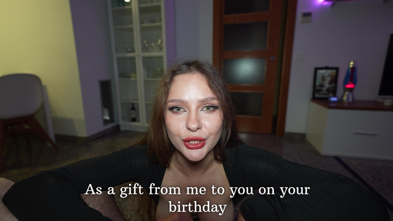 Alexa Poshspicy: Meine stiefmutter hat meinen geburtstag vergessen. Starkes squirting. auf dem...