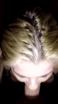 Wielkie cycki blondynka uwielbia POV ruchać się ze swoim skurwielem