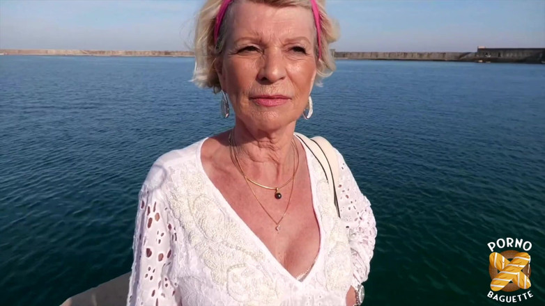 Porno Baguette: Eva 70 years old still wants two beautiful cocks