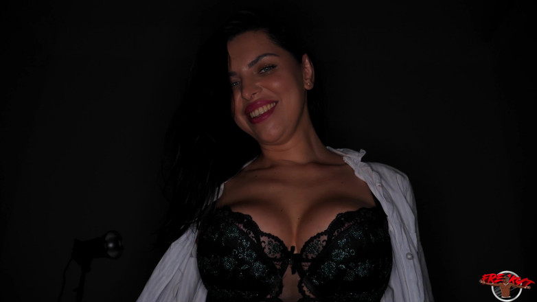 Freaky T: Tetona milf Kira Queen maneja freakyt