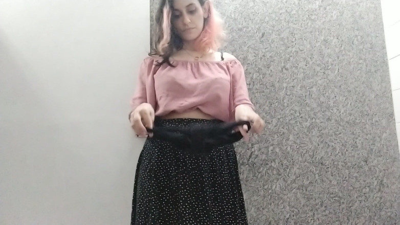 Ms Candy Bunny: 화장실에서 깜박임