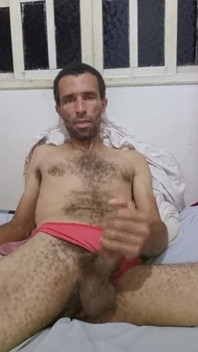 Dünyanın çıplaklığımı görebilmesi için tamamen çıplak olmaktan gerçekten zevk alıyorum