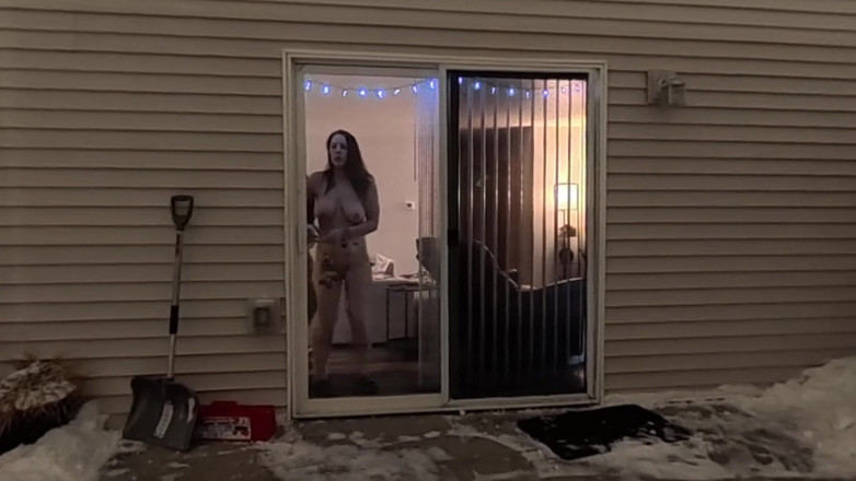 Mya Lane: Exhibe Pour Les Voisins Et Sa Femme Baisée Sur Un...