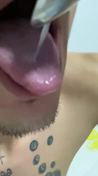 Aku telan sperma pacar temanku